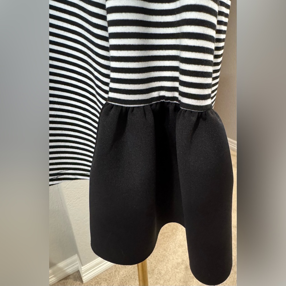 NWOT Beach Lunch Lounge Collection Sloane Bell Sleeve Black & White Striped Top - Picture 6 of 9